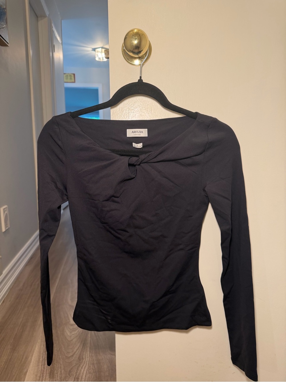 Aritzia Black Long-Sleeve Mini Top with Front Keyhole - Picture 2 of 3